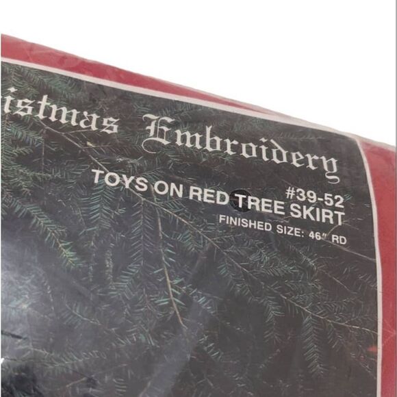 Janlynn Christmas Embroidery Kit Toys on Red Tree Skirt 39-52 Vintage 1987‎ - Picture 3 of 4